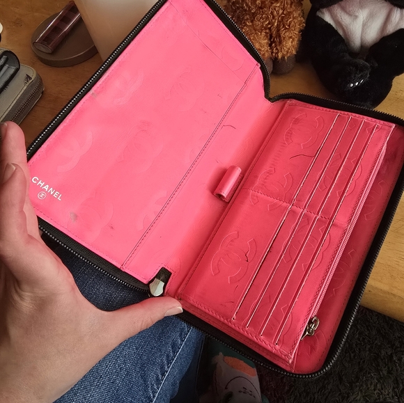 CHANEL | black quilted leather 'Cambon' coco mark zip-around wallet organizer - Picture 9 of 12